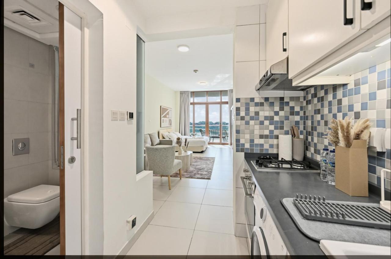 Amazing Views of Palm & Dubai Eye Stylish Studio - 3