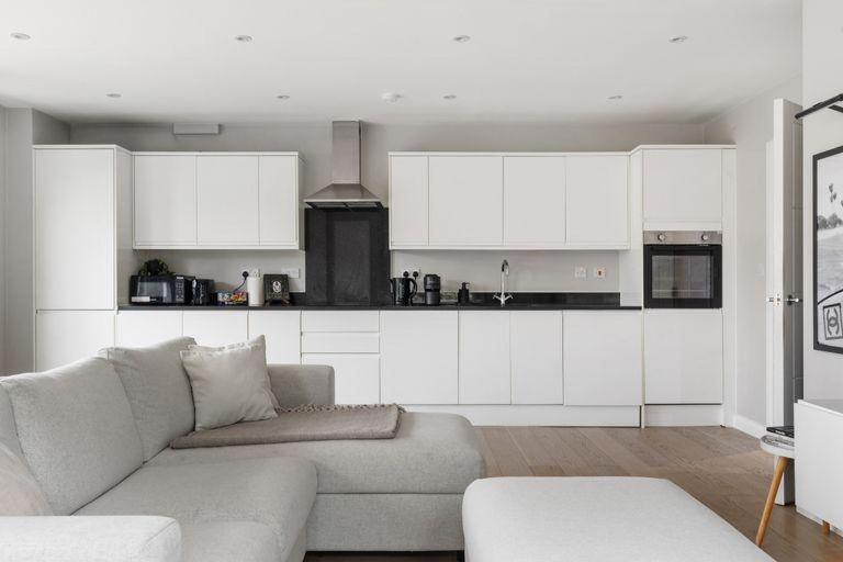 DAISI - 1 stop to London Bridge - 4