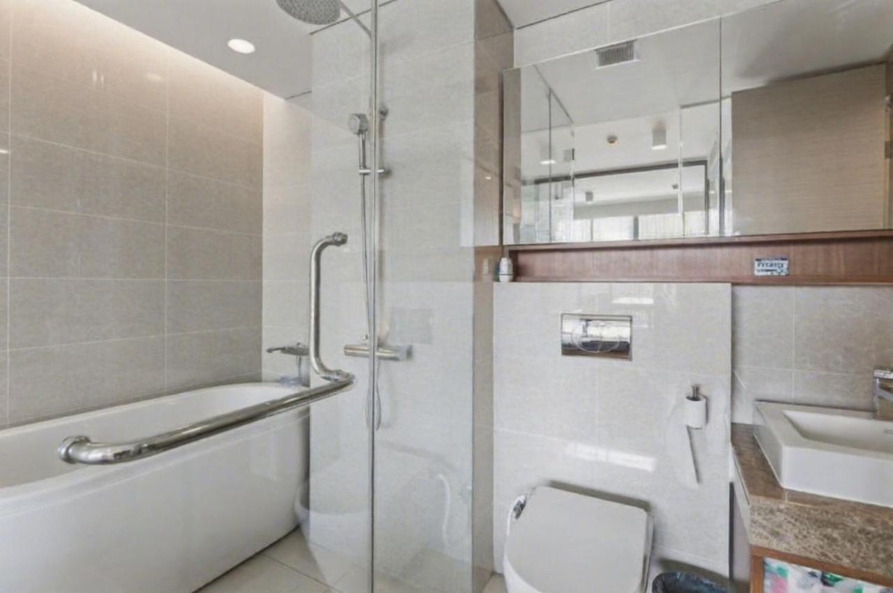 S39- 1 Bedroom Downtown Apt with Balcony and Pool - 3