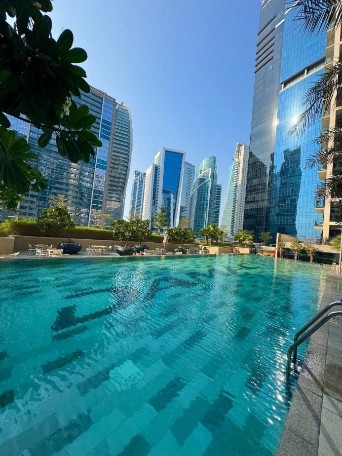Modern Flat close to Burj Khalifa with stunning pool - 4