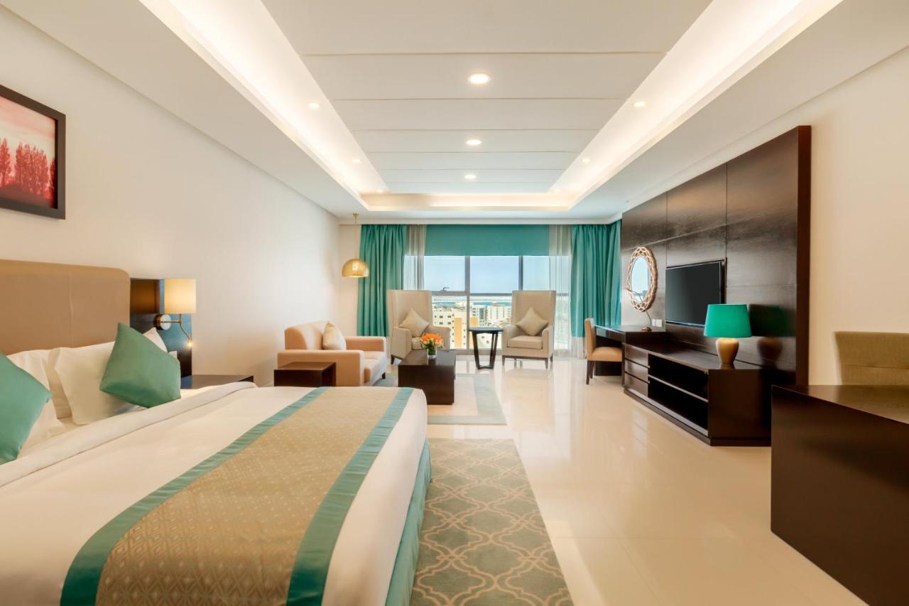 Ramada Hotel and Suites Amwaj Islands photo