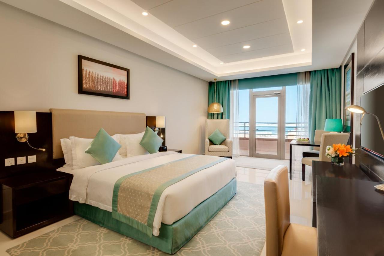 Ramada Hotel and Suites Amwaj Islands photo