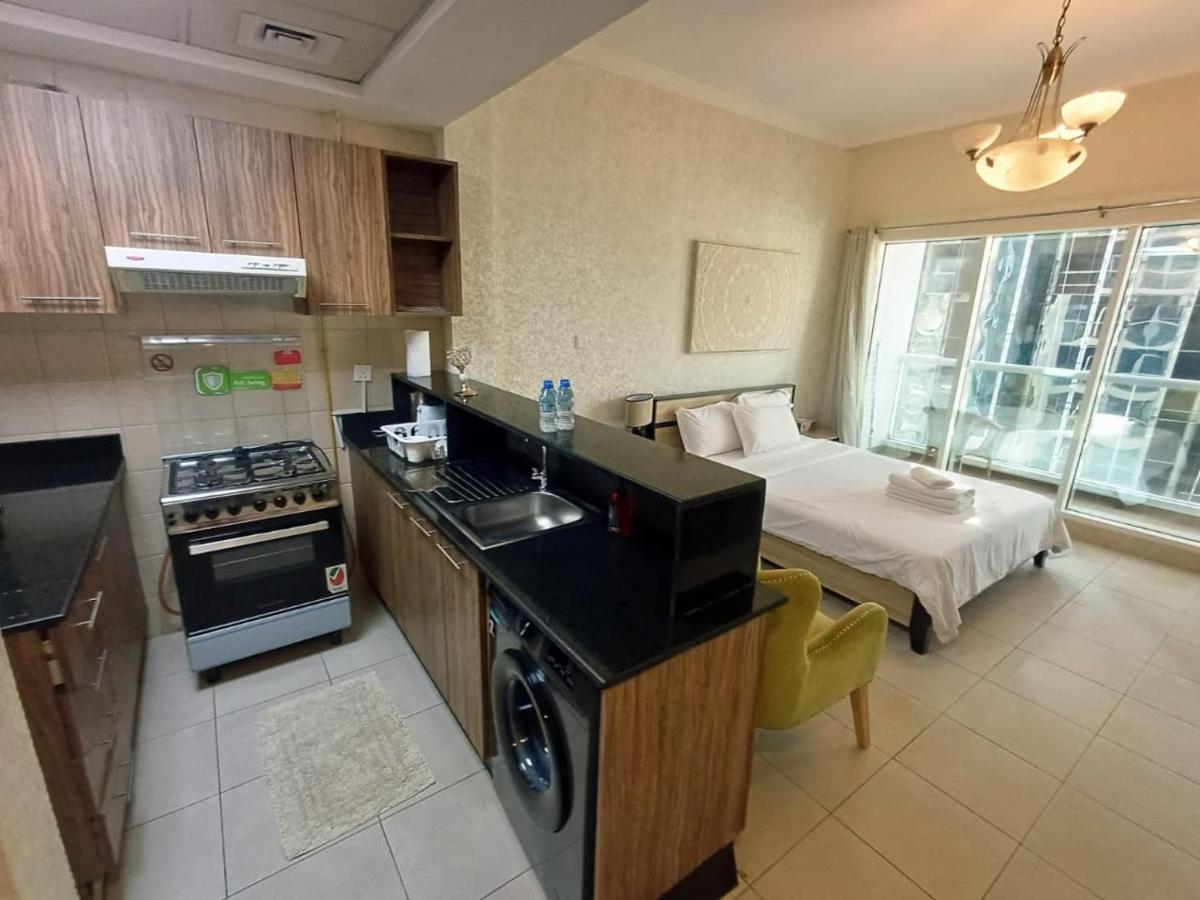 Downtown Dubai Mall walk & Burj Khalifa DIFC 5 mins - 5