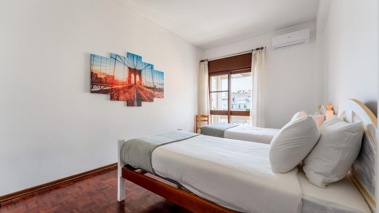 Cosy 3Bdr Flat near University by LovelyStay - 5