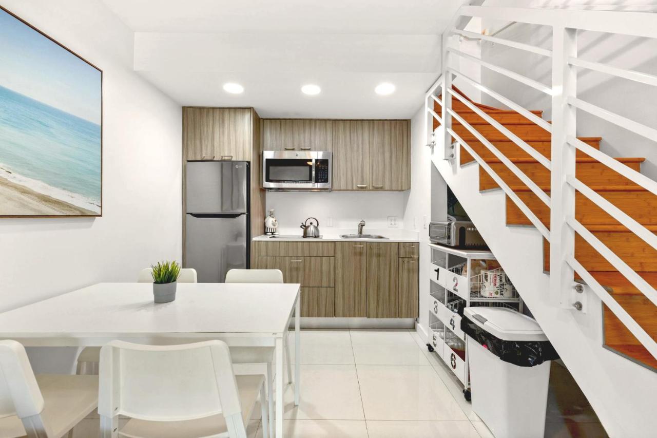 Miami Beach Retreat with Onsite BBQ - 4