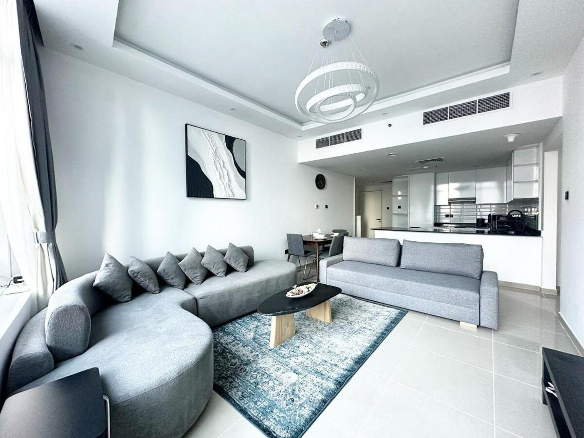 Luxury 2BR Canal View Near Burj Khalifa & Metro - 5