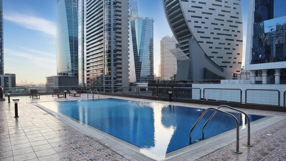 Luxury 2BR Canal View Near Burj Khalifa & Metro - 4