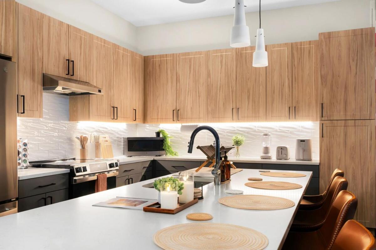 Lux 1BR Near Downtown & Domain Pool, Gym - 3