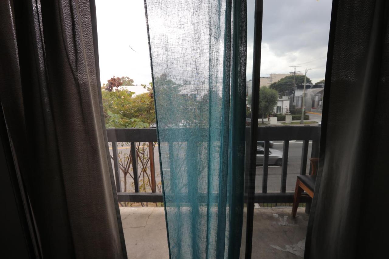 Private Apt with Queen bed in great neighborhood - 5