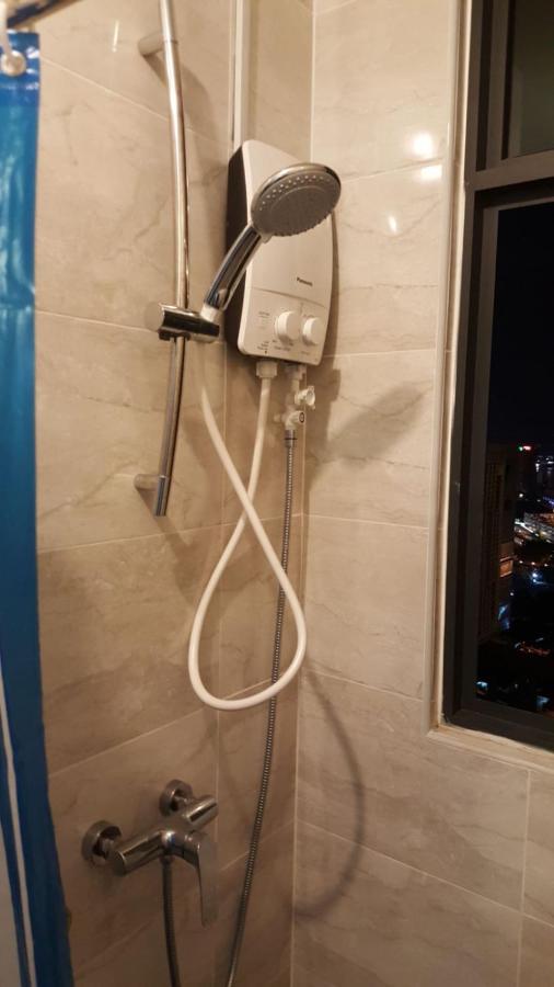 SKS Pavilion Residences - One Bedroom Suite with Living & Kitchen - Singapore River View - 3