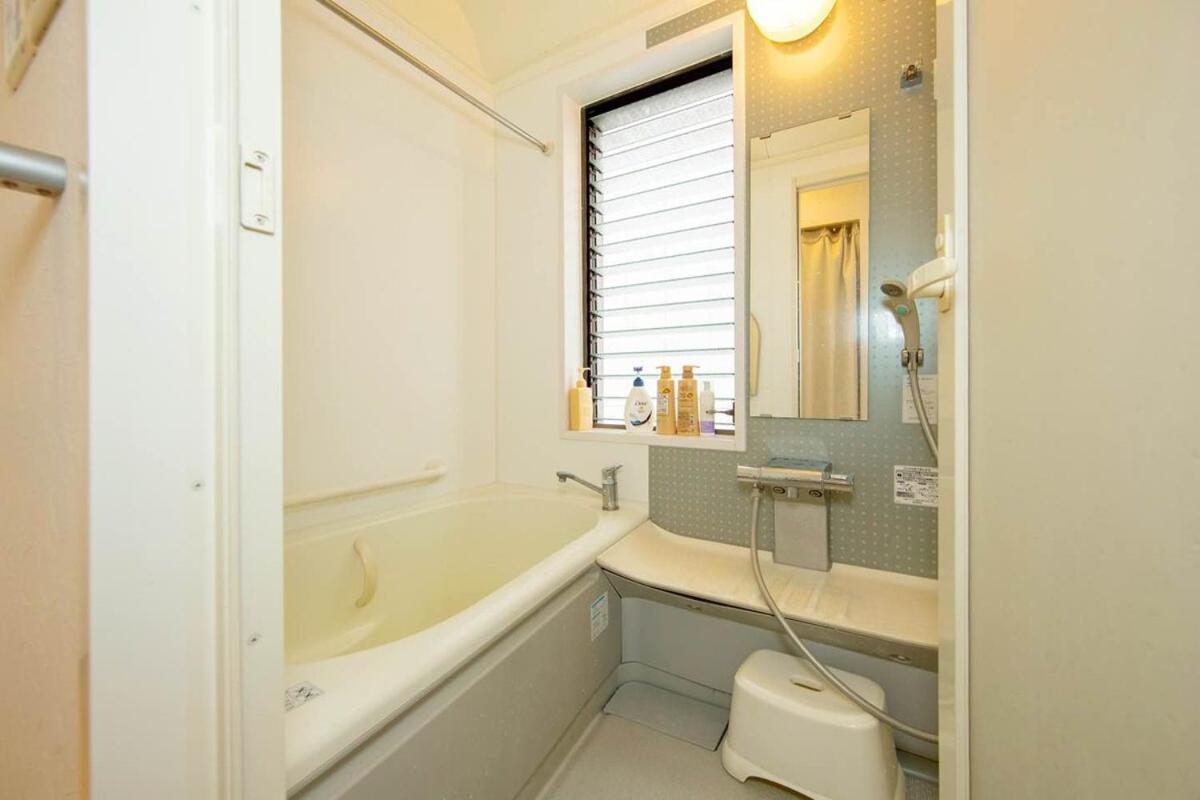 100 m from Nihonbashi Station, 160 square meters rare property Large living room & kitchen with 4 toilets and 3 bathrooms, within walking distance of Namba and Shinsaibashi - 3