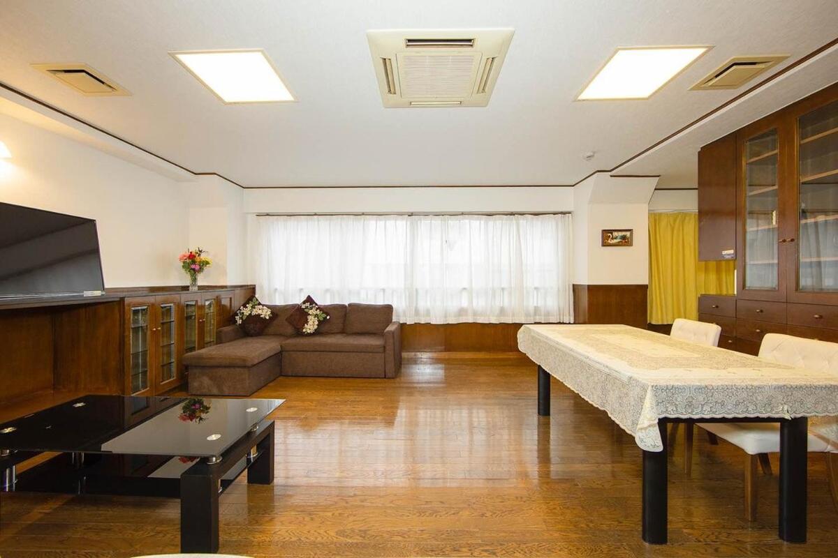 100 m from Nihonbashi Station, 160 square meters rare property Large living room & kitchen with 4 toilets and 3 bathrooms, within walking distance of Namba and Shinsaibashi - 5