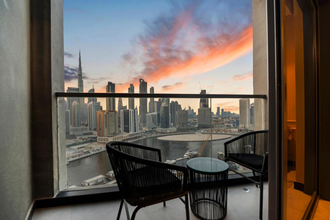 Luxury High Floor 1BHK Burj and Canal Views - 4