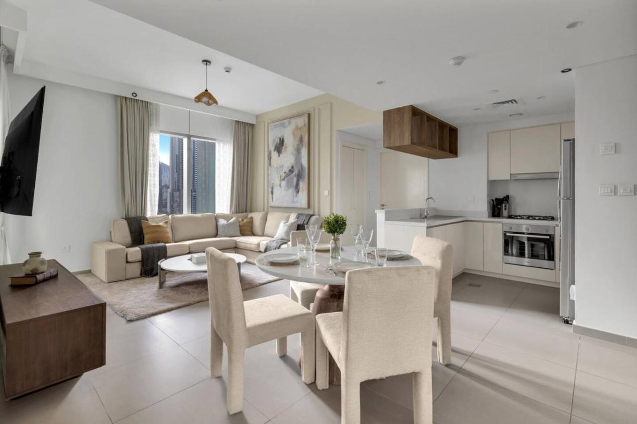 Stylish 2 bedroom with Burj Khalifa View, connected to Dubai Mall