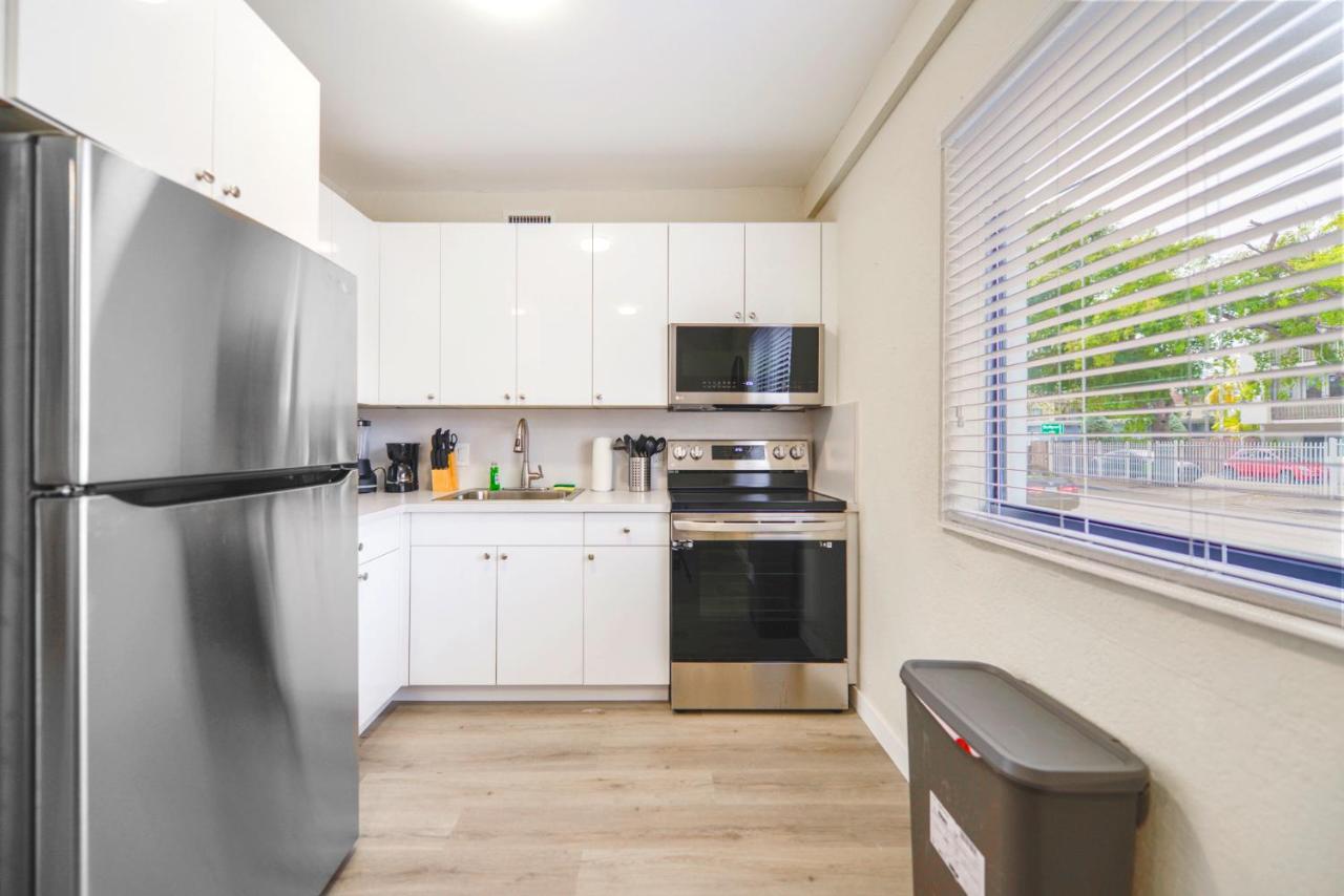 Stay on Iconic Calle Ocho with Included Parking - 3