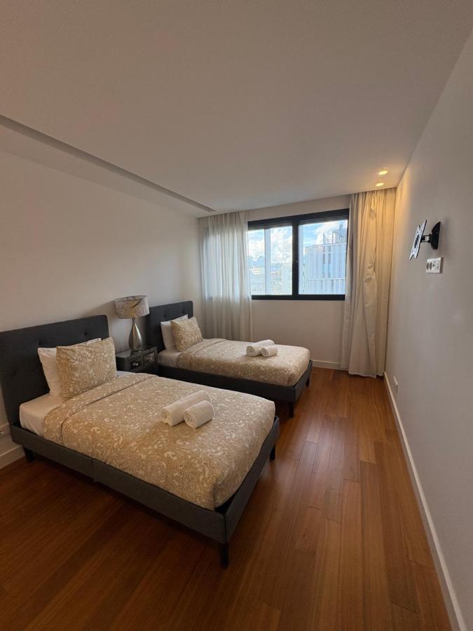 Luxury River View 3BR with Pool by Airport - 5