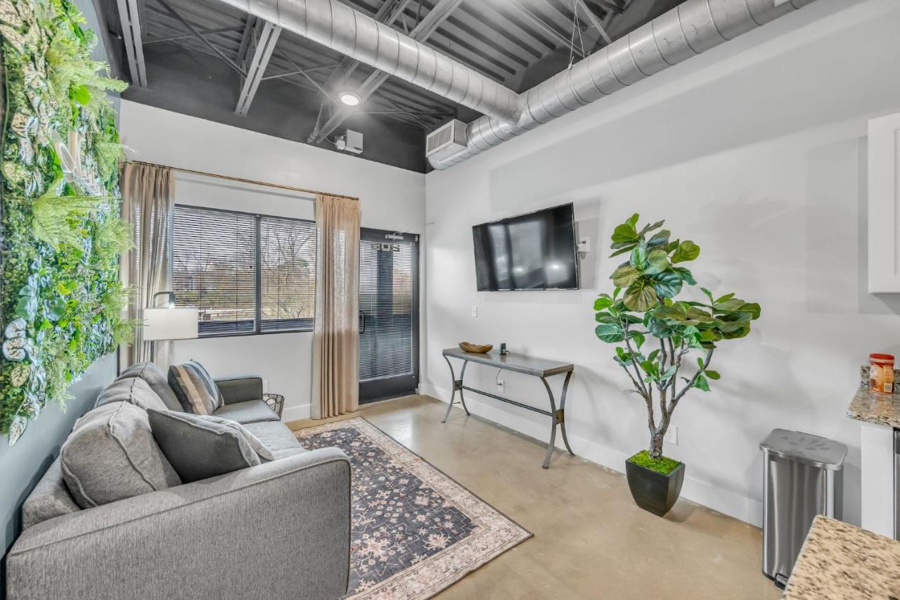 1BR Condo - King Bed - 10mins to Broadway - 2