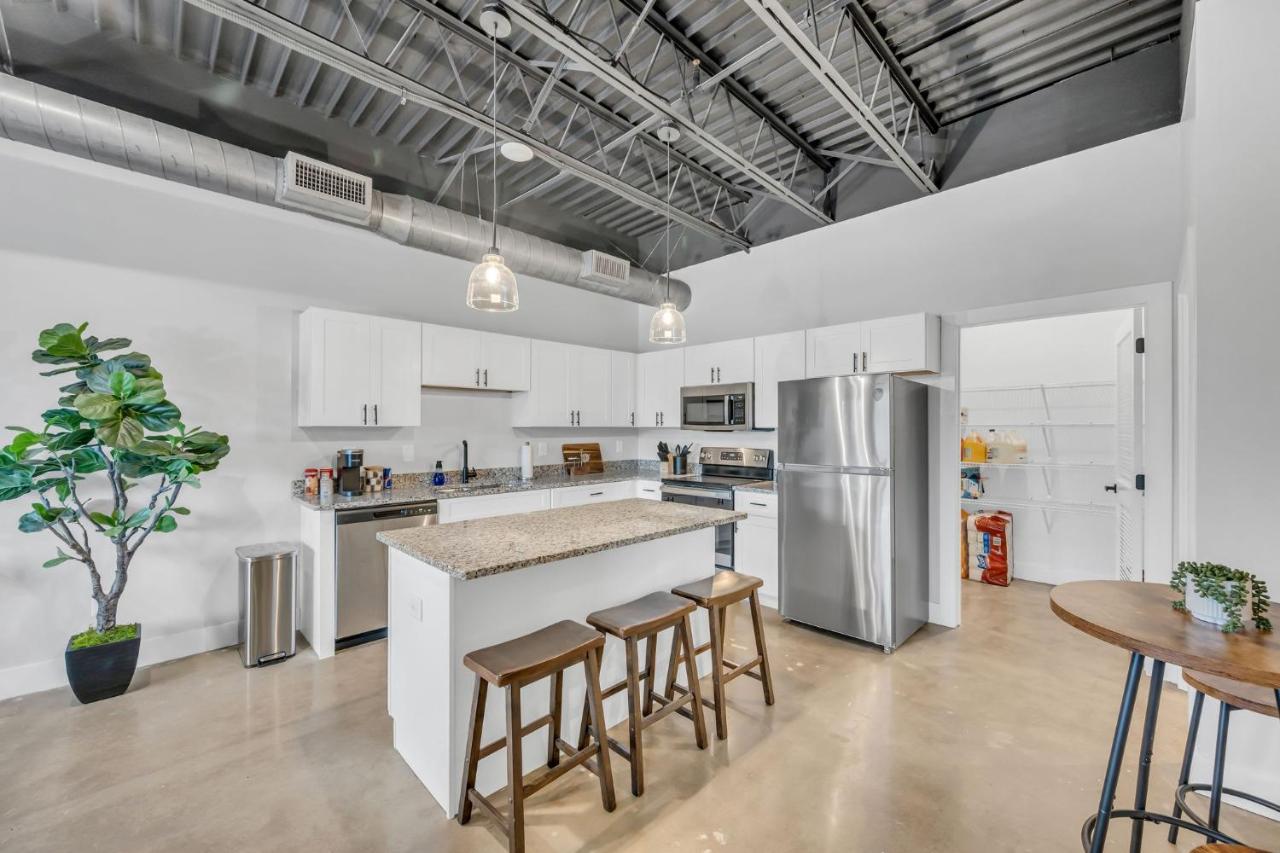 1BR Condo - King Bed - 10mins to Broadway - 4