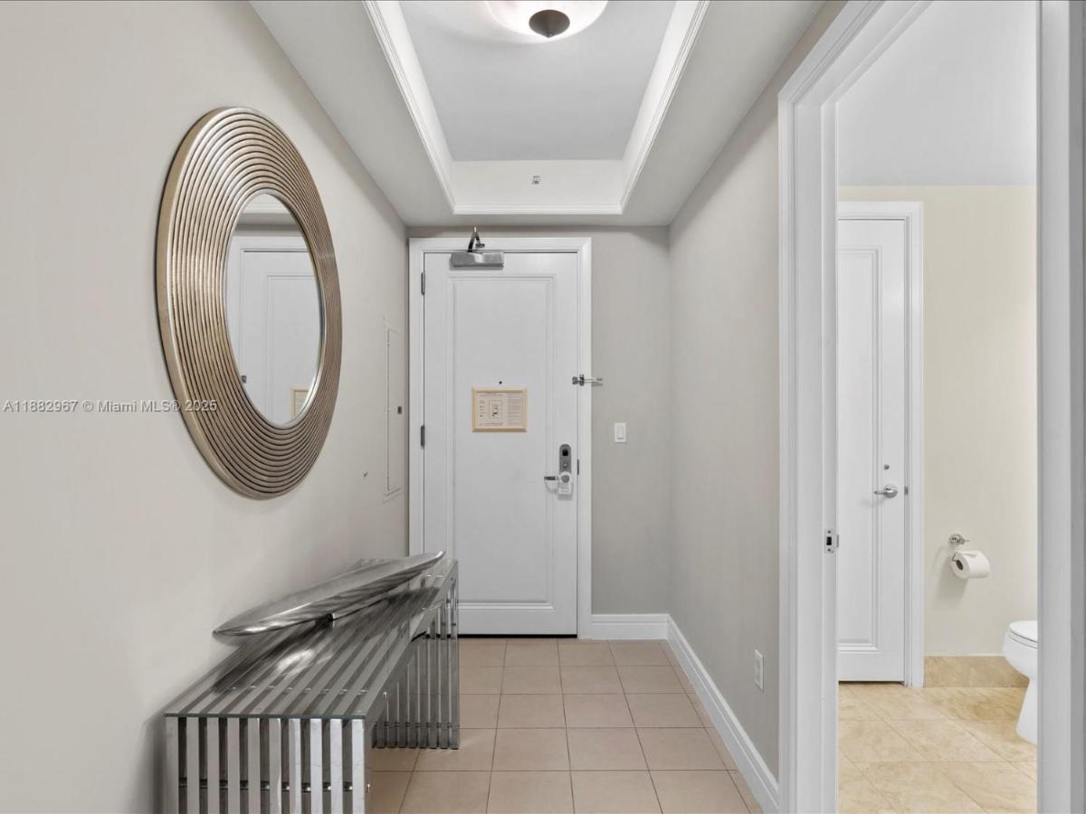 Four Seasons Miami Luxury Two-Bedroom Suite in Brickell - Free Parking - 3