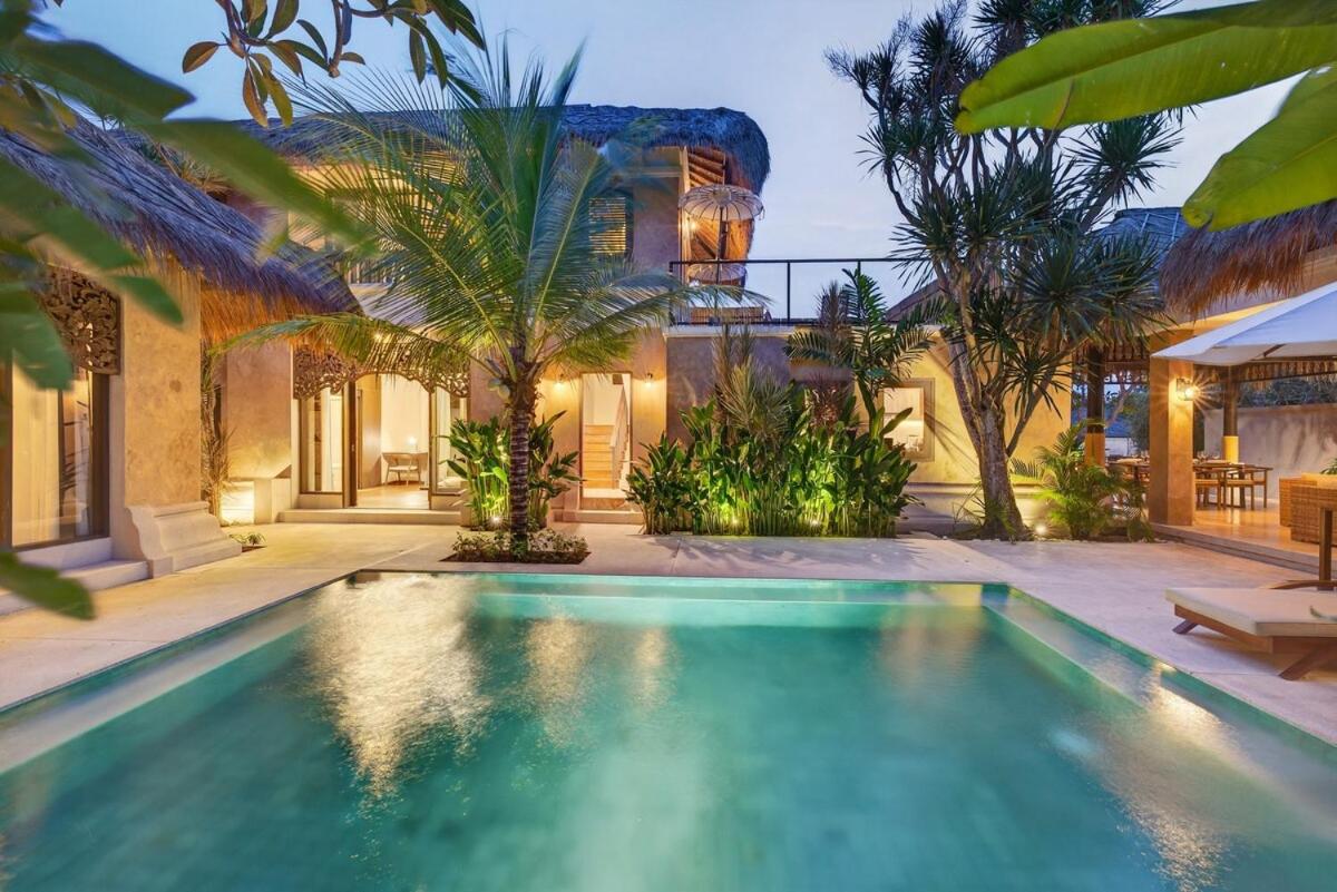 Tropical 3BR Villa Private Pool in Jimbaran