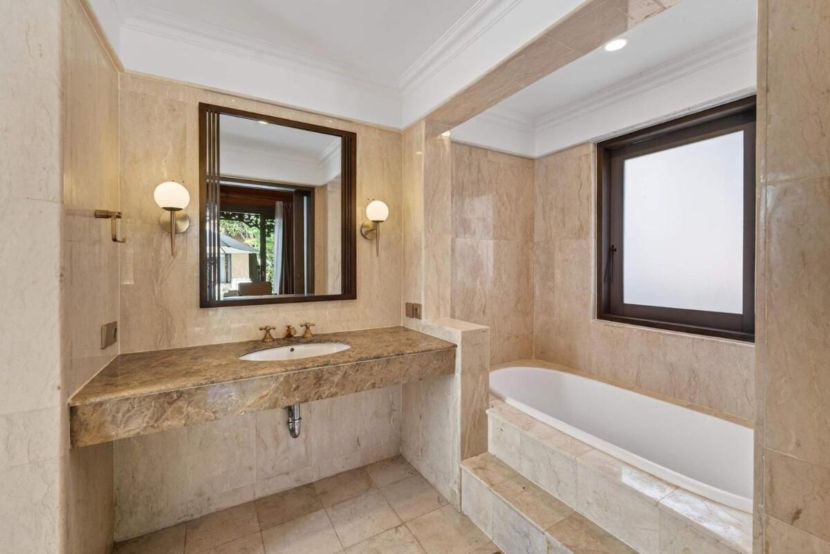 Tropical 3BR Villa Private Pool in Jimbaran - 2