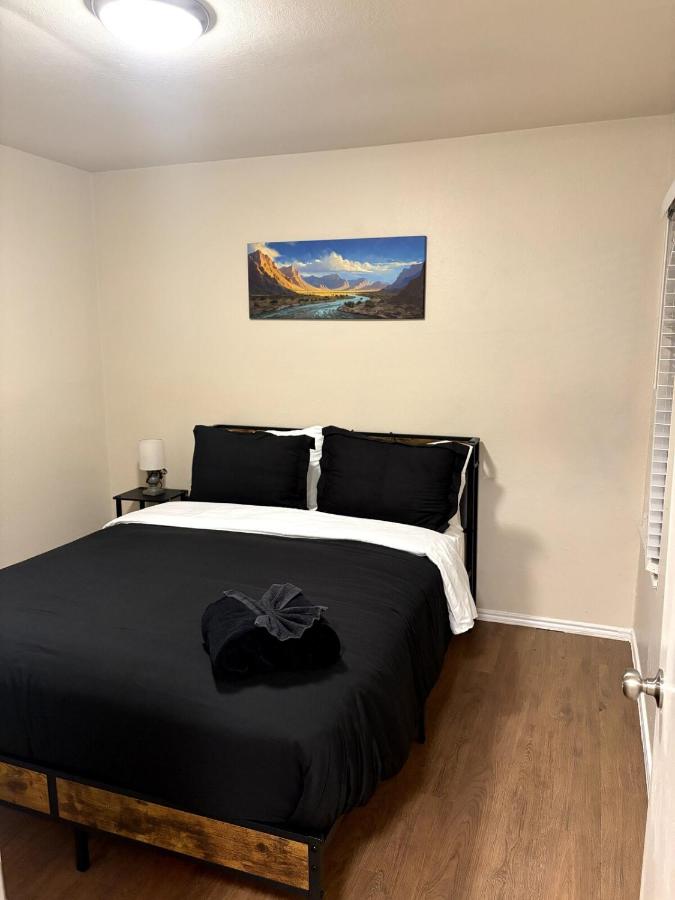 9 Hole Mini Golf, Sports, Bocce and 12 mins to Downtown - 2