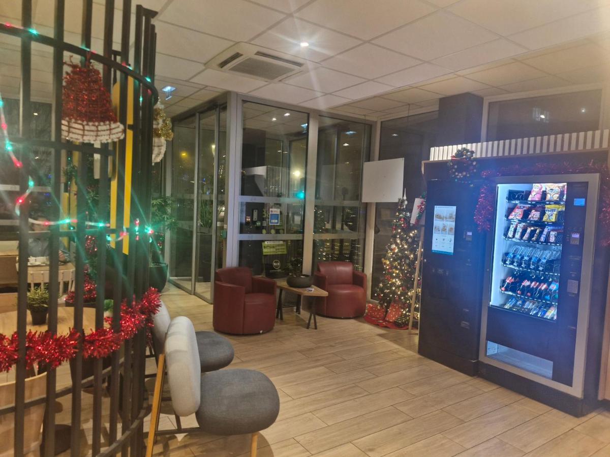 B&B HOTEL Massy Gare TGV - 5