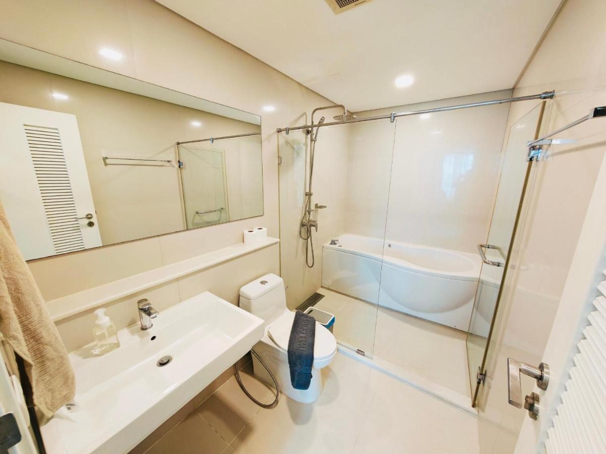 Downtown, Cozy 1BR, 48sqm, Middle of ThongLo, High Floor, Pool, Gym, Fast Wifi - 3