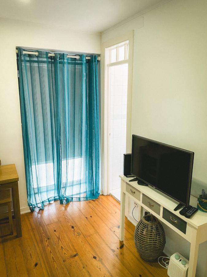 Portuguese Classic Flat at Lisbon Historic Center - 5