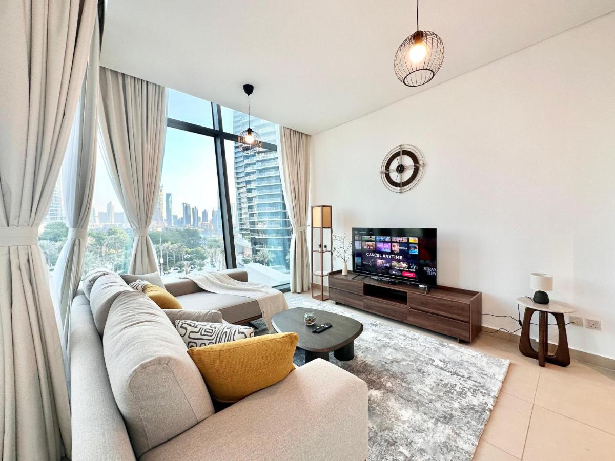 Luxury 2BR with Full Burj Khalifa View - 4