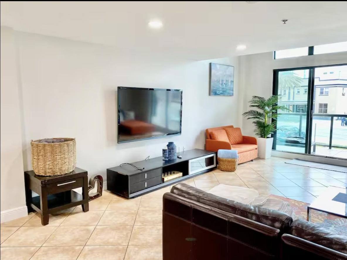 Miami Beach-Front with Amazing Pool - 4