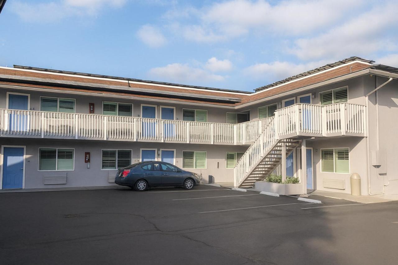 Pacific Inn Monterey — photo 12