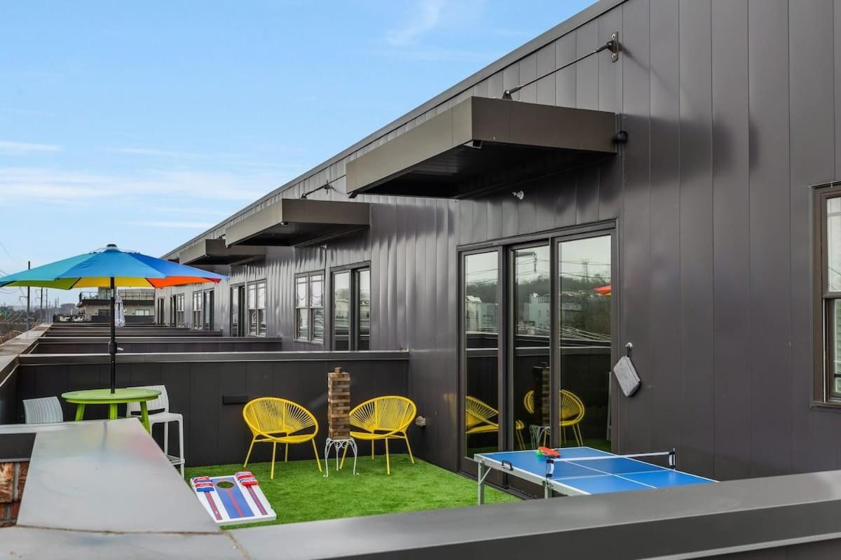 Huge Private Patio with Games & Skyline Views - 2