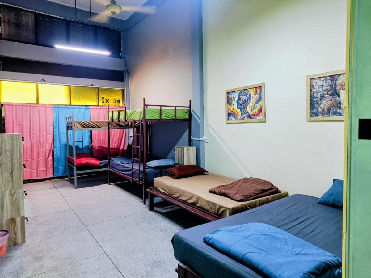 Roxx Social Hostel, Cafe & Bistro - 2