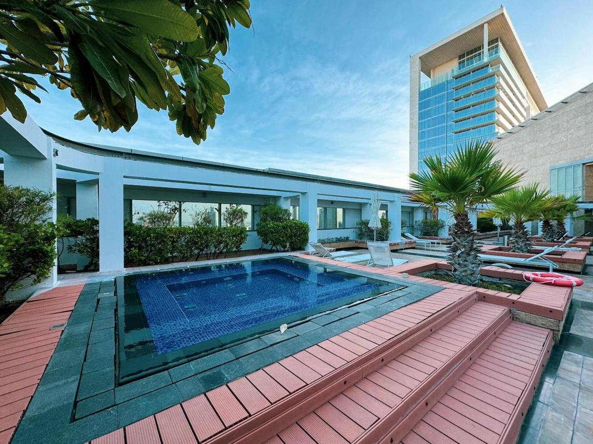 DIFC Sky Gardens Studio In front of DIFC Gate - 4