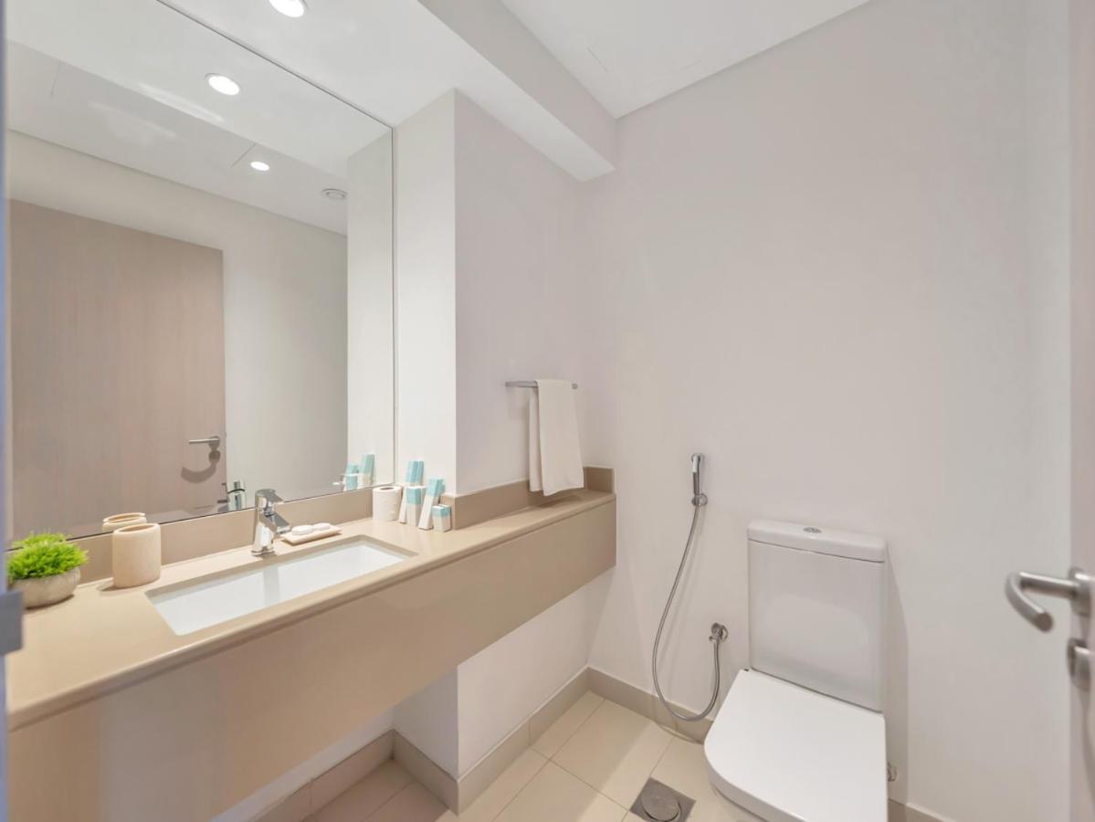 Elite Nest - Upscale 4BR with PS5 Lounge - Formula 1 and Ferrari World - 5