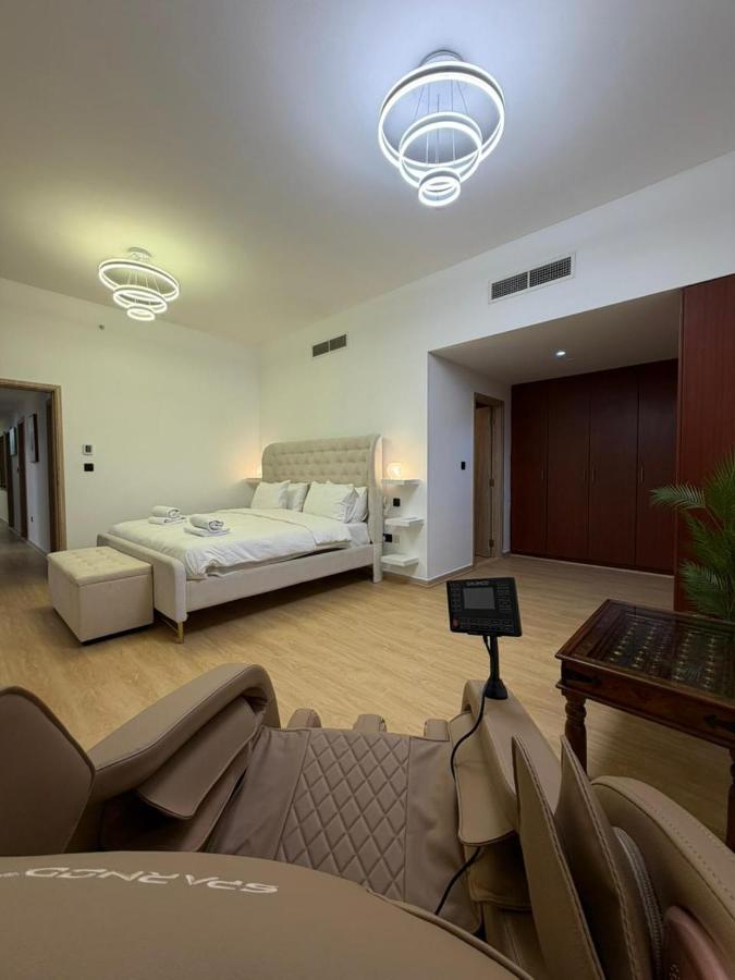 2 Massage Chairs Marina View 2 Bedrooms - 2