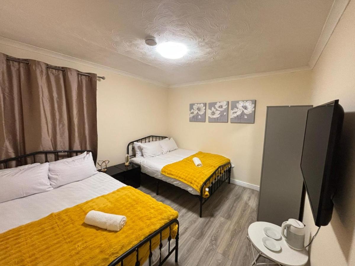 London Budget-Friendly Stay - 2