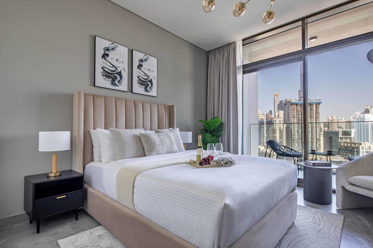 Frank Porter - Peninsula One - 2