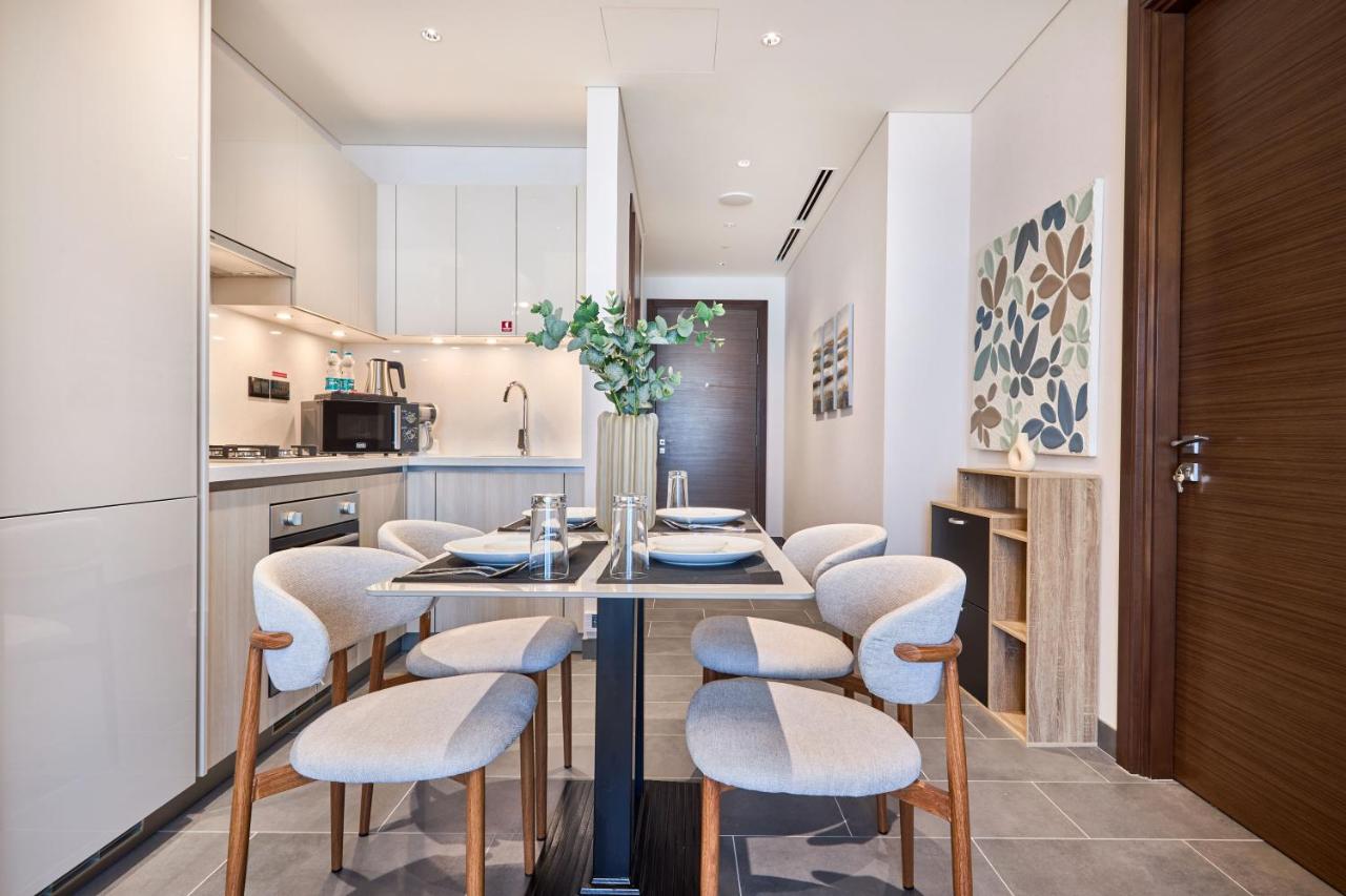 STAY BY LATINEM Luxury 1BR Holiday Home CB 3509 Near Burj Khalifa - 5