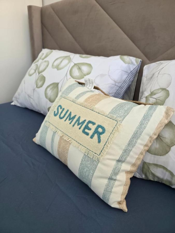 Sea'Amore - Modern & Luxury Apartment - 7mins walk to Flic en Flac Beach - Covered Parking - WiFi - Easy Living & Self Catering with Premium Amenities - 2