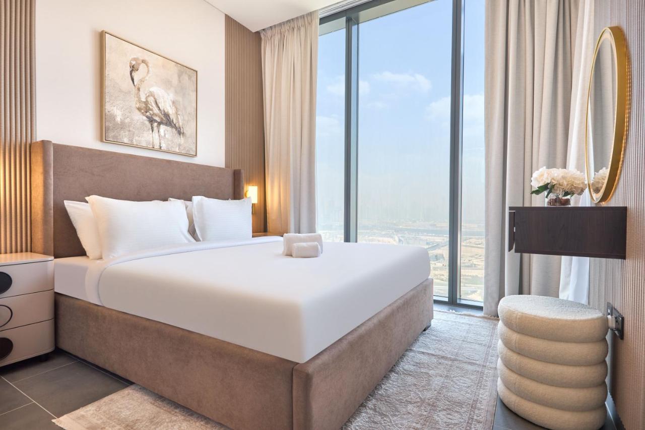 STAY BY LATINEM Luxury 1BR Holiday Home CB 3509 Near Burj Khalifa - 2