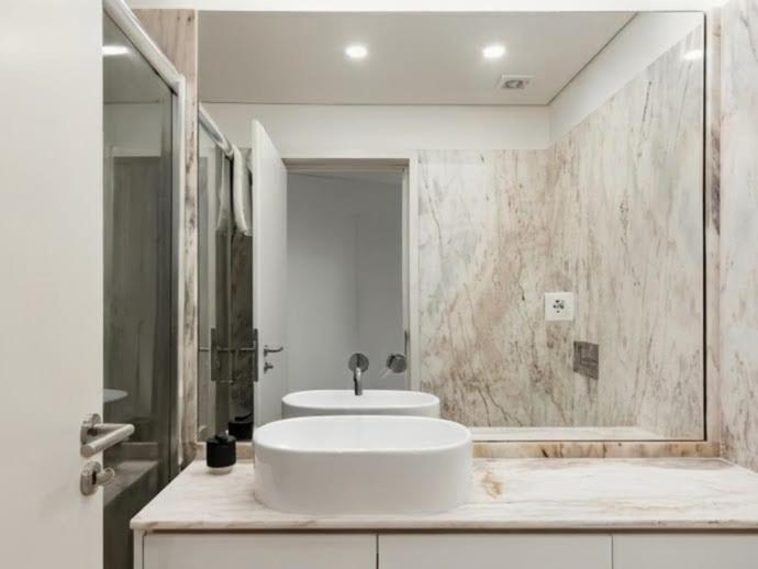 Stylish Flat with Balcony, In Central Porto - 3