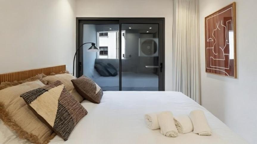Stylish Flat with Balcony, In Central Porto - 2