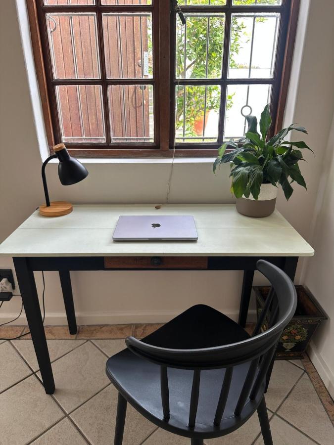 Cozy Garden Cottage for Two - 5