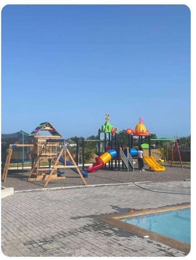 Dowayne 1bed 1 bath in gated community colbeck manor - 4