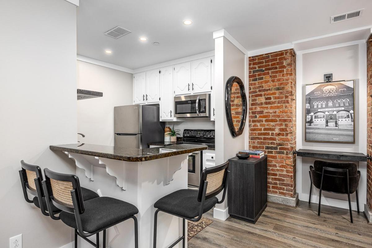 Music City Dreams Downtown Nashville - Parking Included - 2