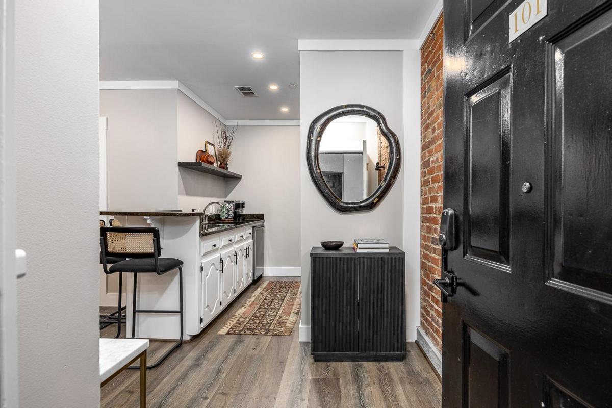 Music City Dreams Downtown Nashville - Parking Included - 3