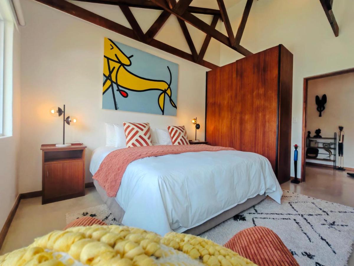 Caelis - Central & secure remote-work 3 bedroom apartment with ACs - 2