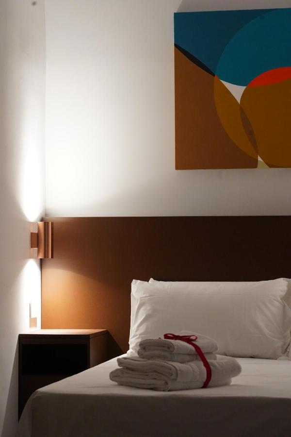Rooms Around